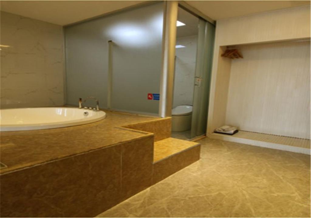 Warmness Club Hotel Xiamen Exterior photo